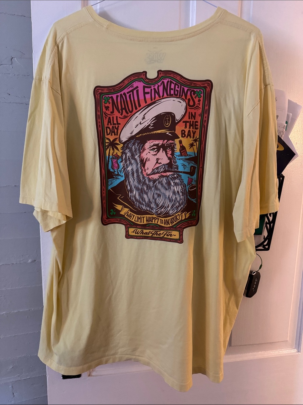 Men’s Short Sleeve Graphic Tee in Pale Yellow